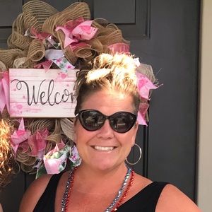 Meet your Posher, Saundra